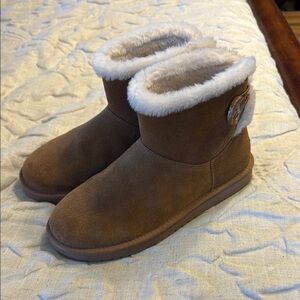 Koolaburra Brown Suede Plush Boots